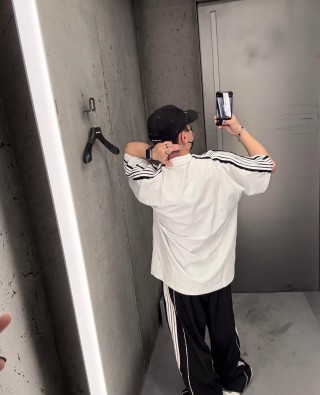 Balenciaga White Short-Sleeve T-Shirt with Logo view 8