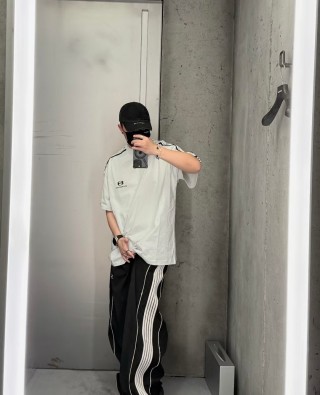 Balenciaga White Short-Sleeve T-Shirt with Logo view 9
