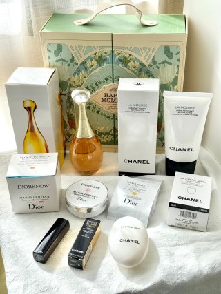 Dior Happy Moment Camellia Forest Dual-Door Gift Box Set view 6