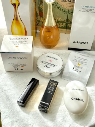 Dior Happy Moment Camellia Forest Dual-Door Gift Box Set view 8