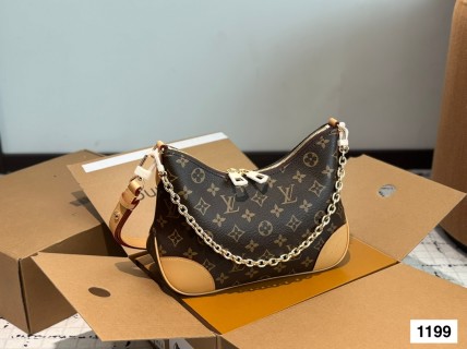 Louis Vuitton Monogram Shoulder Bag with Chain Strap