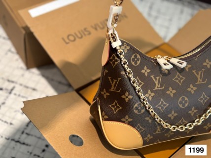 Louis Vuitton Monogram Shoulder Bag with Chain Strap view 3