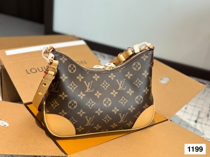 Louis Vuitton Monogram Shoulder Bag with Chain Strap view 6