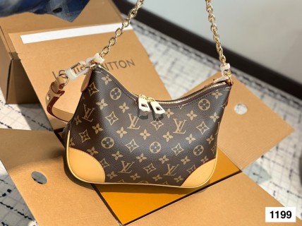 Louis Vuitton Monogram Shoulder Bag with Chain Strap view 7