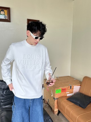 Louis Vuitton Monogram Long Sleeve White T-Shirt view 8