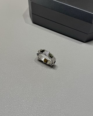 Bulgari Serpenti Viper Grey Mother-of-Pearl Diamond Ring