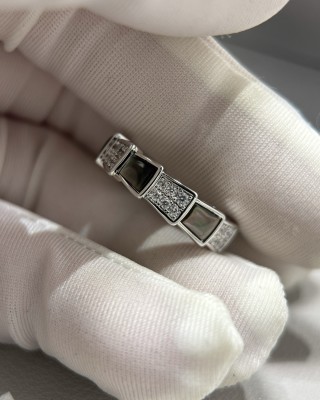 Bulgari Serpenti Viper Grey Mother-of-Pearl Diamond Ring view 4