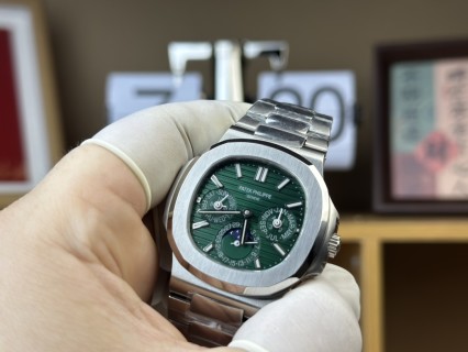 Patek Philippe Nautilus 5740 Chronograph Steel Watch view 3