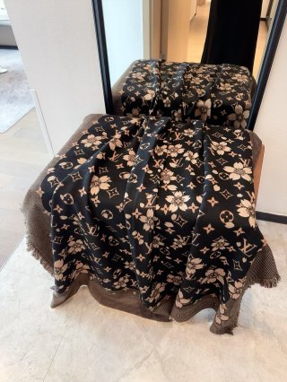 Louis Vuitton x Takashi Murakami Monogram Cerise Square Scarf view 8