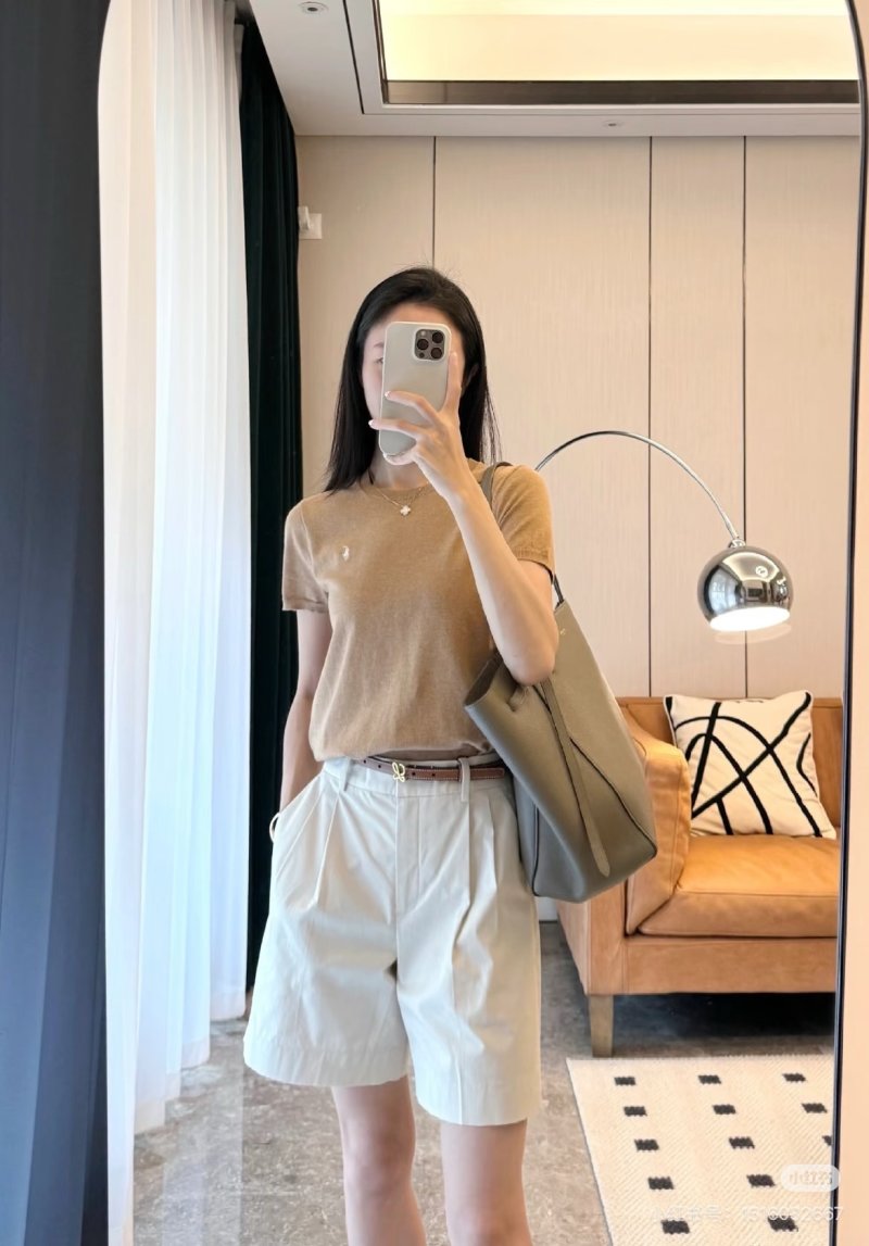 Minimalist Beige Short Sleeve T-Shirt