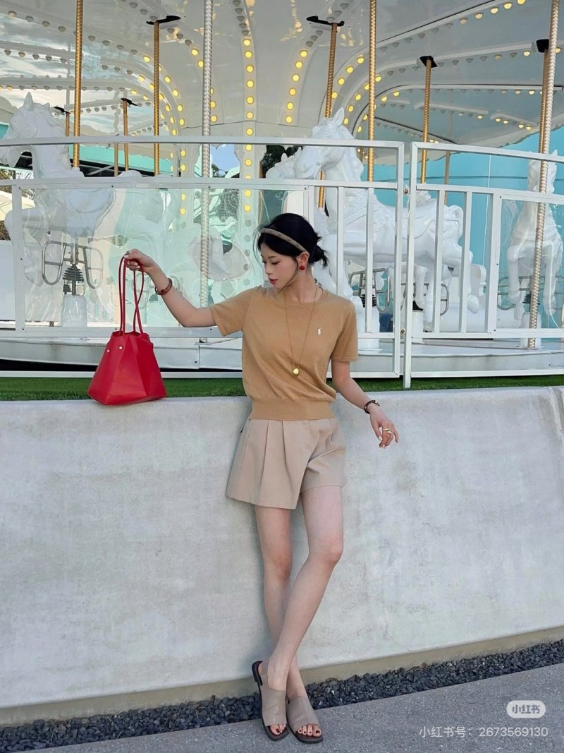 Minimalist Beige Short Sleeve T-Shirt view