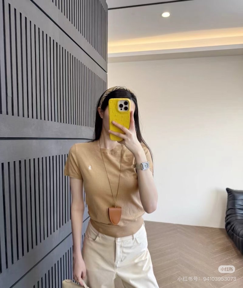 Minimalist Beige Short Sleeve T-Shirt view