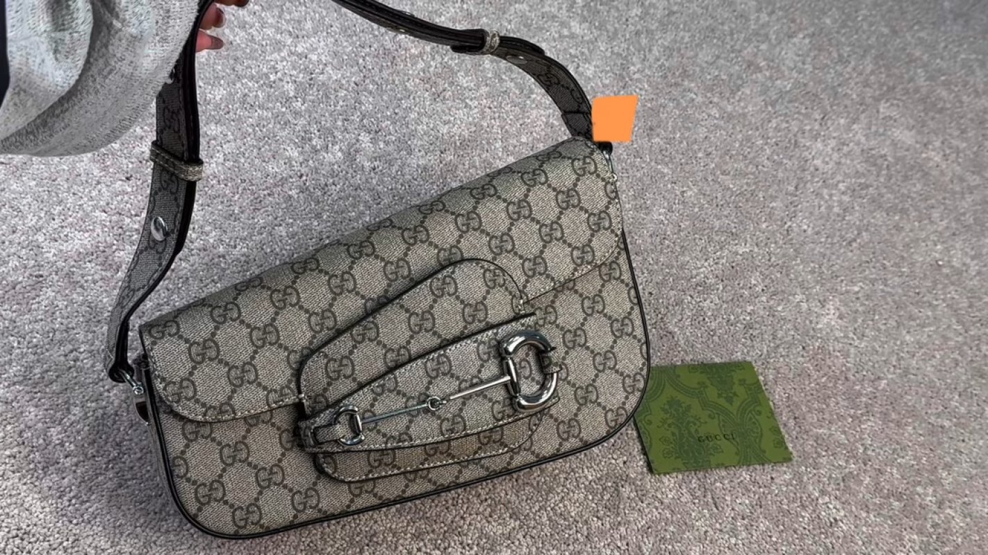 Gucci GG Canvas Shoulder Bag Beige/Black