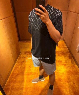 Louis Vuitton Monogram Gradient Black T-Shirt view 9