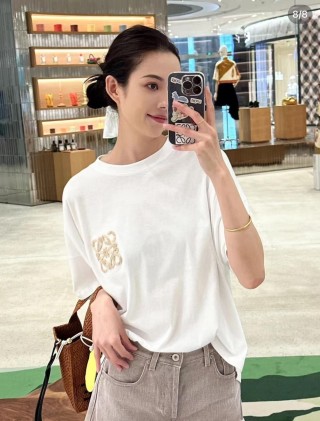 Loewe White Graphic Logo T-Shirt view 5