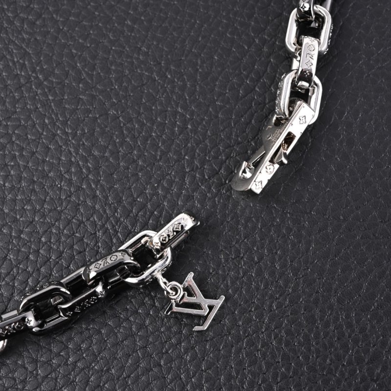 Louis Vuitton Paradise Chain Necklace Rainbow Enamel view