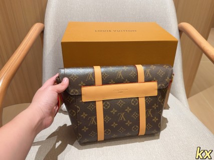 Louis Vuitton Christopher Monogram Messenger Bag Brown view 4
