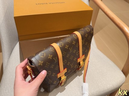 Louis Vuitton Christopher Monogram Messenger Bag Brown view 7