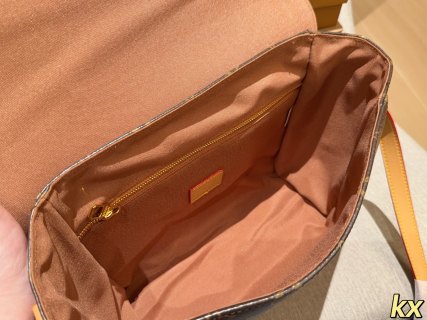 Louis Vuitton Christopher Monogram Messenger Bag Brown view 9
