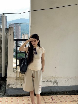 Loewe Cream Logo Shorts view 7