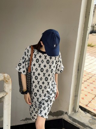 Louis Vuitton Monogram Cream Short Sleeve T-Shirt view 5
