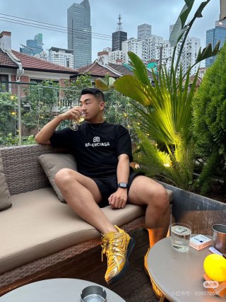 Balenciaga 98 Logo Black T-Shirt view 5