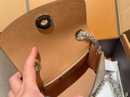 Coach Parker Camellia Chain Crossbody Bag Cream view 8