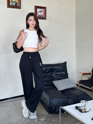 Louis Vuitton Black Logo Sweatpants view 3