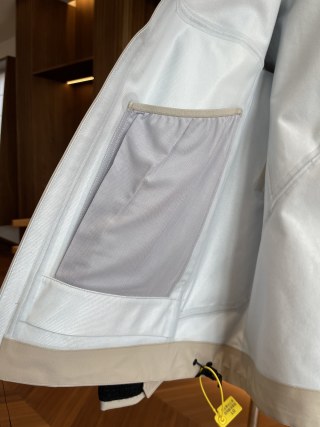 Arc'teryx GORE-TEX Cream Hardshell Jacket view 11