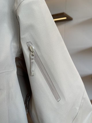 Arc'teryx GORE-TEX Cream Hardshell Jacket view 12