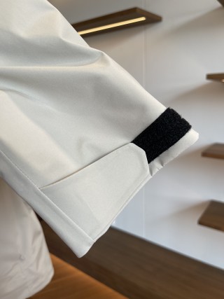 Arc'teryx GORE-TEX Cream Hardshell Jacket view 7
