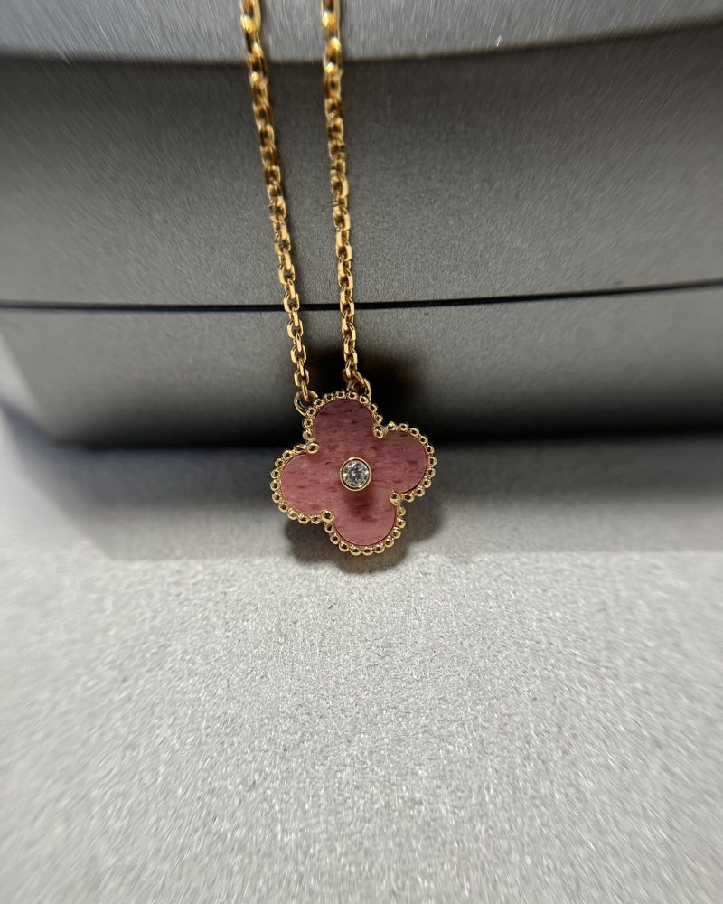 Van Cleef & Arpels Four Leaf Clover Pink Stone Diamond Necklace Rose Gold view
