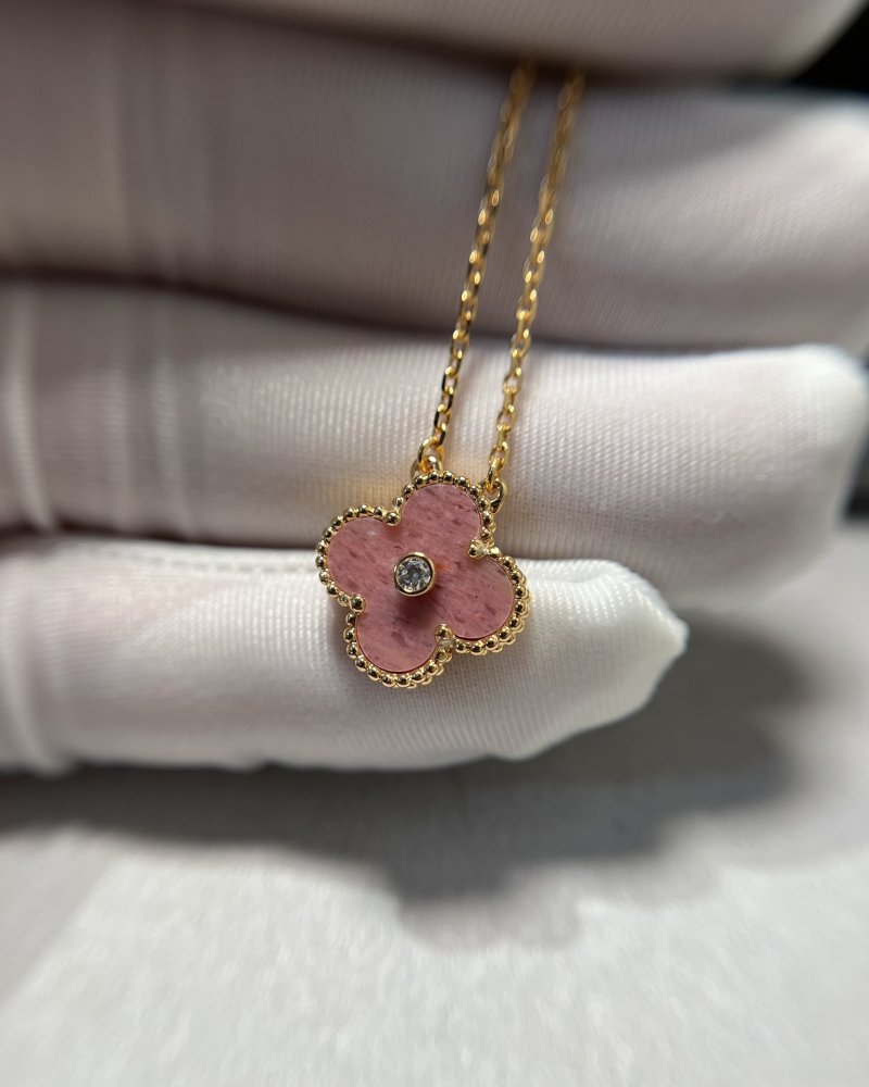 Van Cleef & Arpels Four Leaf Clover Pink Stone Diamond Necklace Rose Gold view