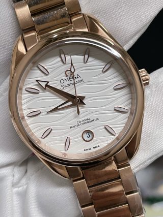 Omega Seamaster Aqua Terra 34mm Rose Gold Women's Watch view 4