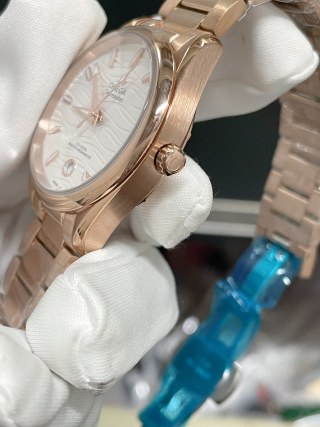 Omega Seamaster Aqua Terra 34mm Rose Gold Women's Watch view 7