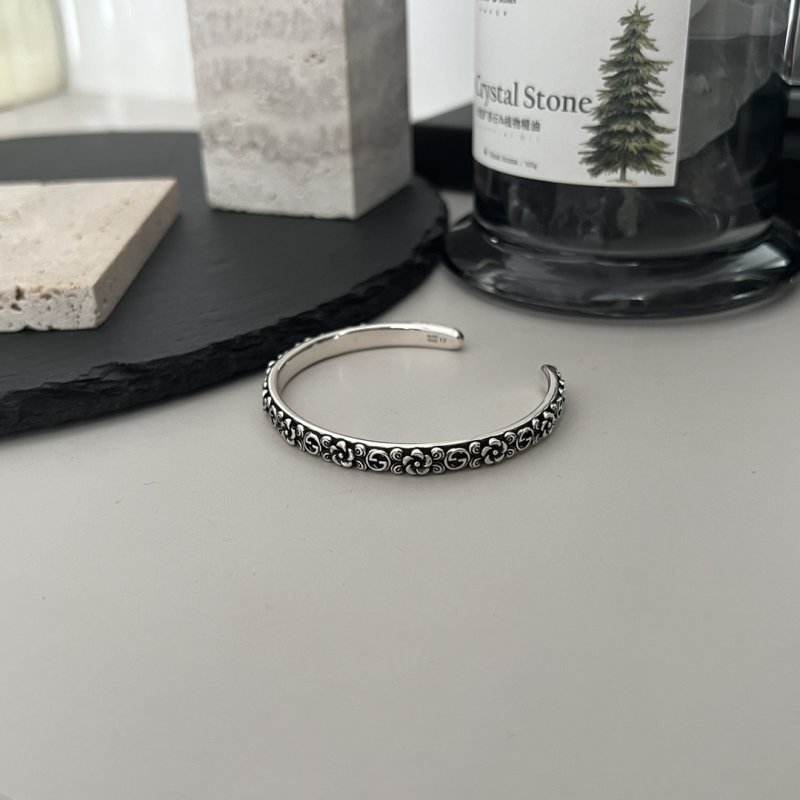 Gucci Double G Flower Vintage Silver Cuff Bracelet view