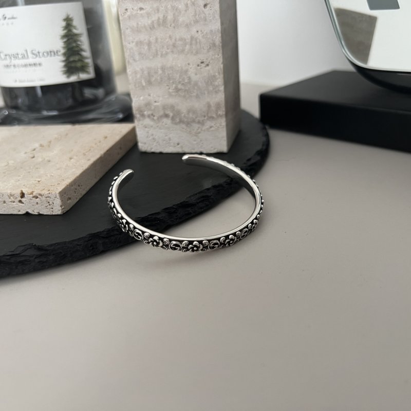 Gucci Double G Flower Vintage Silver Cuff Bracelet view