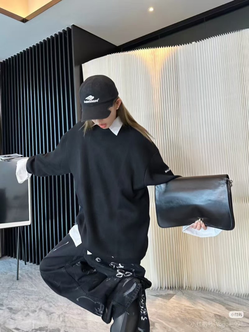 Balenciaga Black Baseball Cap with Embroidered Logo view