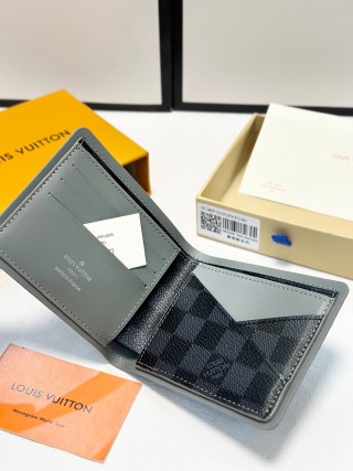 Louis Vuitton Damier Graphite Compact Wallet Black view 8