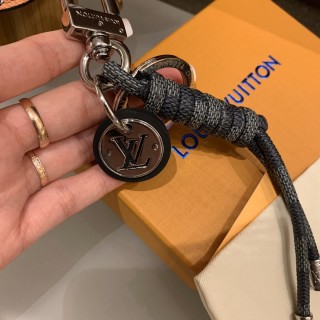 Louis Vuitton Drawstring Keychain Grey Black view 5