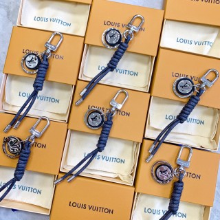 Louis Vuitton Drawstring Keychain Grey Black view 9