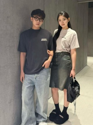 Balenciaga Black Back Logo T-Shirt view 10