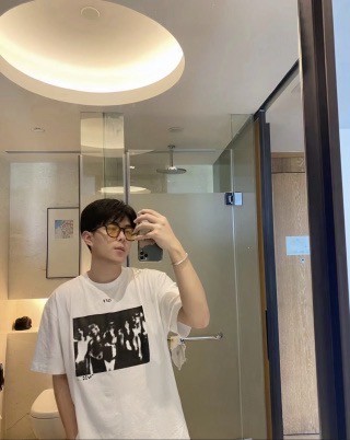 White Graphic Print Short Sleeve T-Shirt view 2
