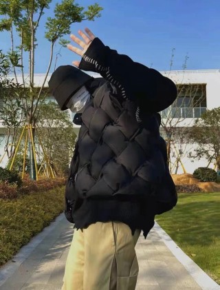 Black Puffy Sleeveless Down Vest Jacket view 4