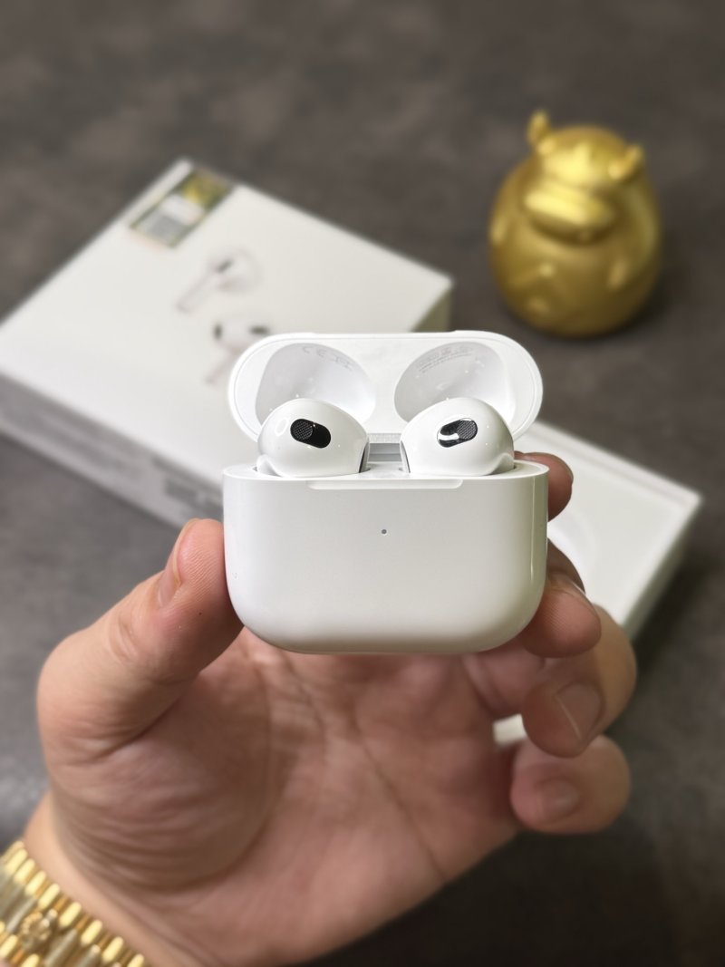 Apple AirPods 3 White Wireless Earbuds with Charging Case view