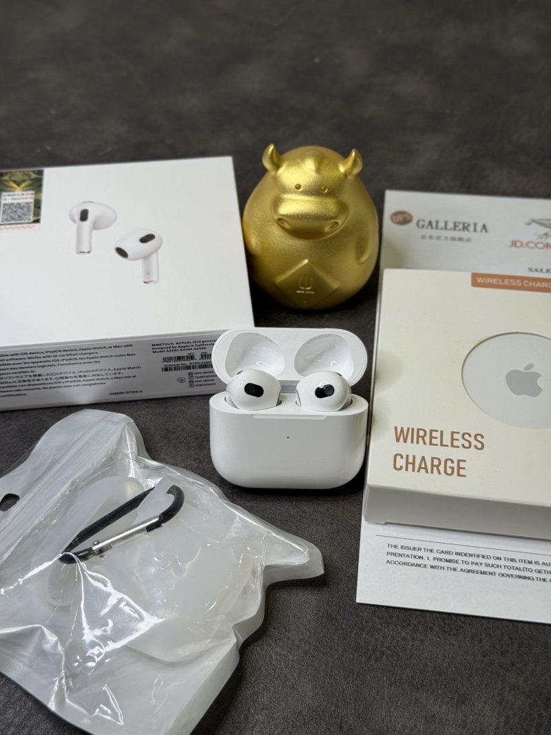 Apple AirPods 3 White Wireless Earbuds with Charging Case view