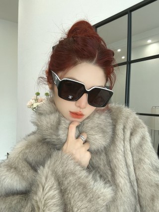 Chanel 6069 Black Square Sunglasses view 6