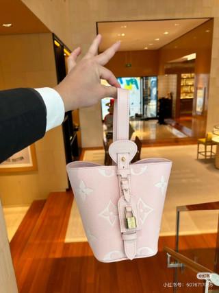 Louis Vuitton BB Bucket Bag Pink view 5