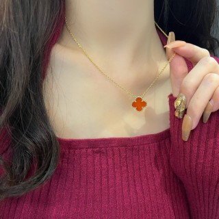 Gold Clover Pendant Necklace Red Agate view 2