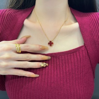 Gold Clover Pendant Necklace Red Agate view 4
